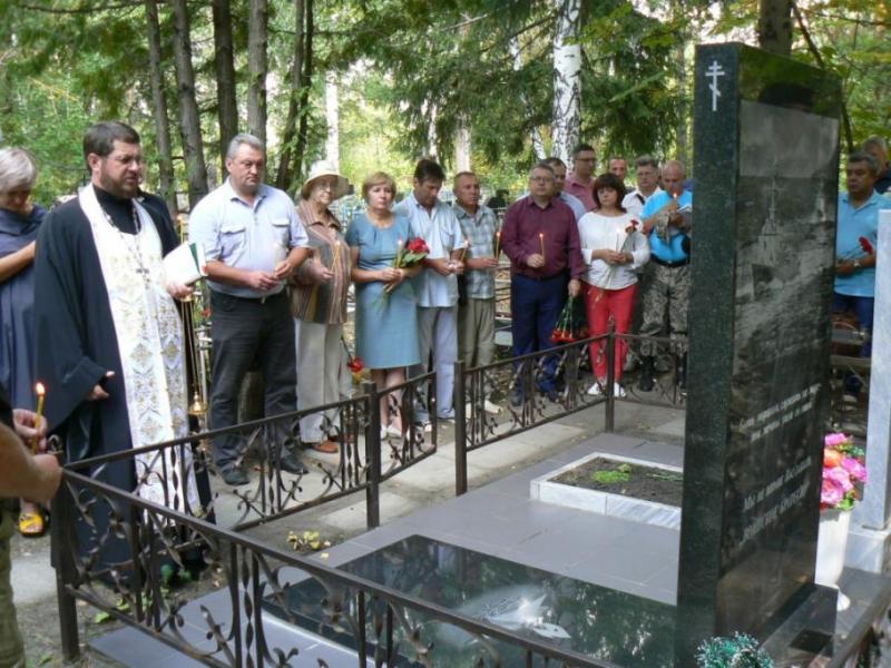 Памятник Сергею Кляузову